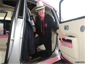 جايگزين مجري اخراجي «تخت گاز» معرفي شد