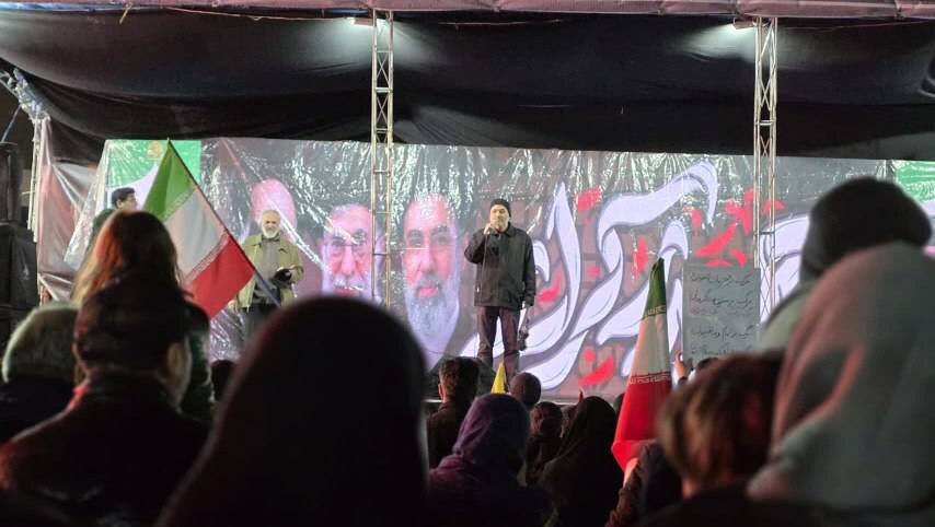 مقاومت تا خروج کامل دشمن از منطقه و لغو تحریم‌ها ادامه می‌یابد